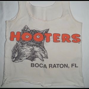 Hooters tank top